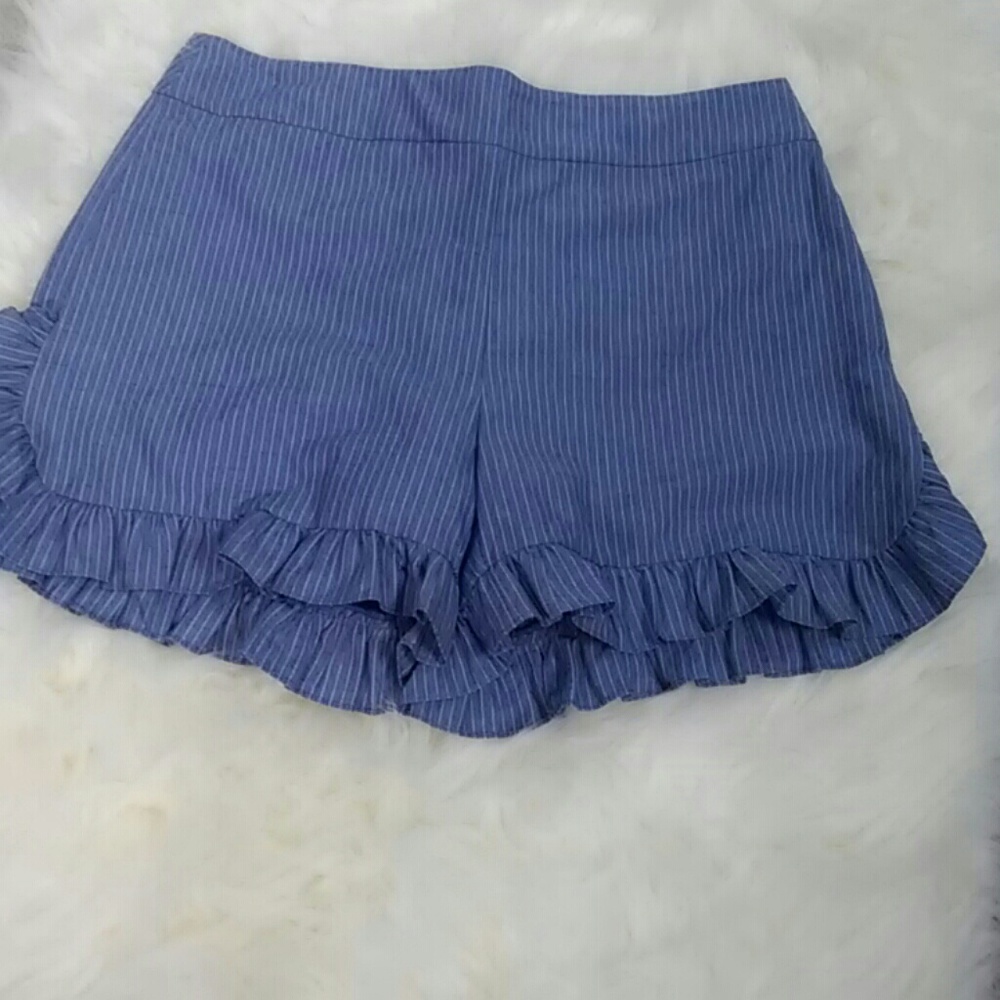 NYC Designer Annelore blue ruffle shorts